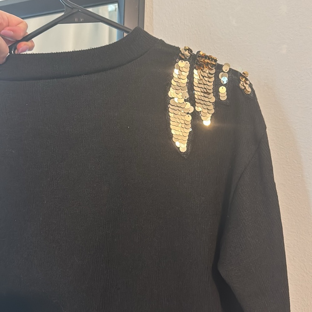 Gold Wing Shape Sequin Black Sweatshirt - Picture 3 of 4
